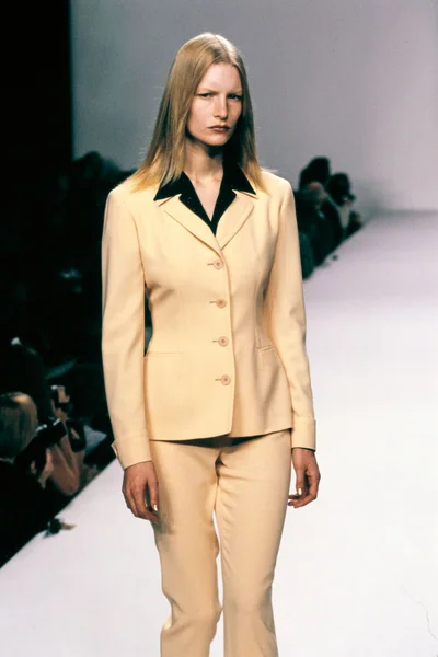 Look 9